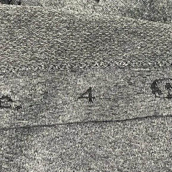 Lululemon Women's Grey Swiftly Tech Fitted Scoop Neck Tank Top Size 4 - Picture 6 of 6